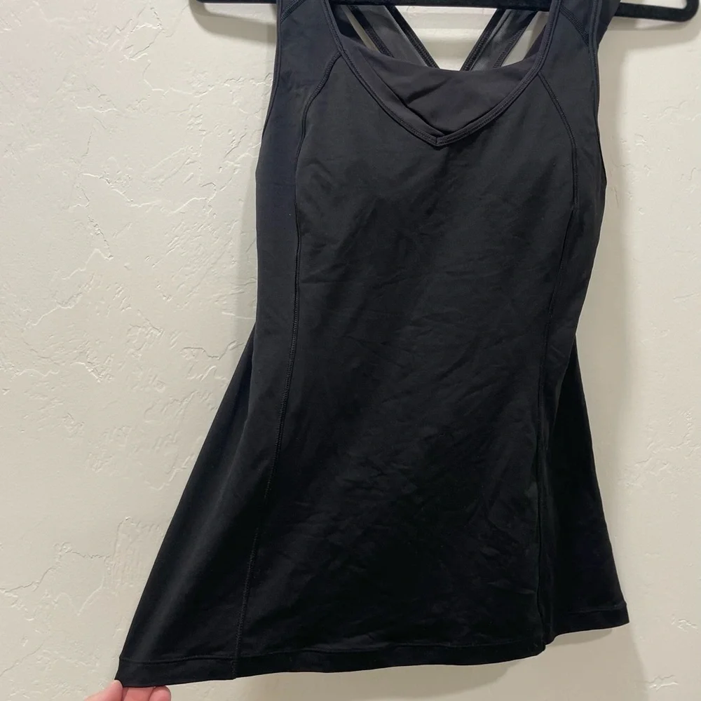 Lululemon Super Sport Tank Black Women's 6 V Neck Fitted Tank & Bra Activewear